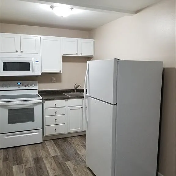 201 W Garland St — Photo 3