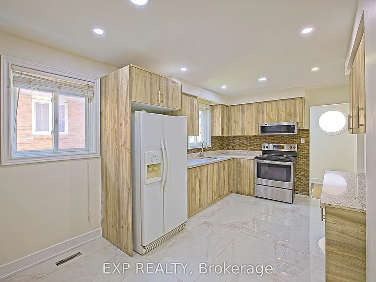 4 Fallway Rd #UPPER — Photo 10