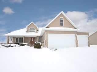 950 S Laura Ln, Diamond, IL 60416