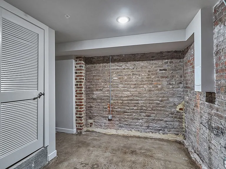 10 Walnut Aly — Photo 36