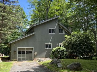 129 Lake Rd, Tobyhanna, PA 18466