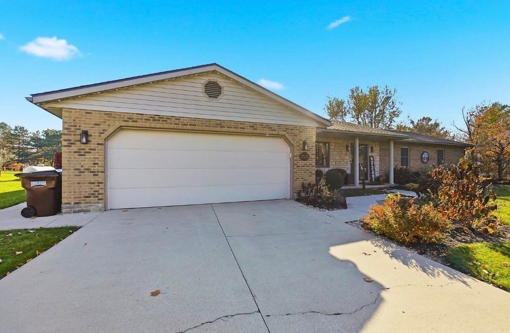 5535 Auburn Dr - Property Image