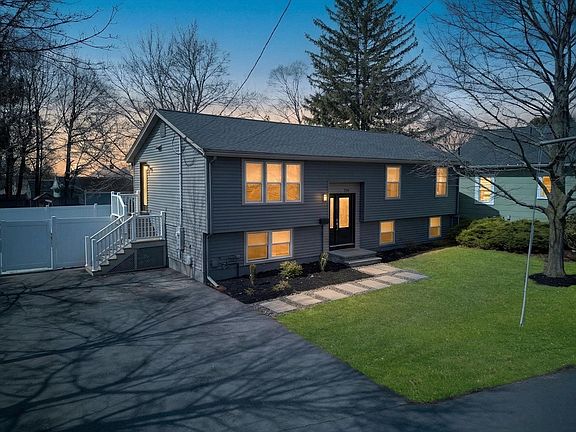 3rd image of 219 Waverley Rd Unit 219