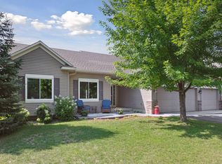 1243 Pine Sq, Waconia, MN 55387