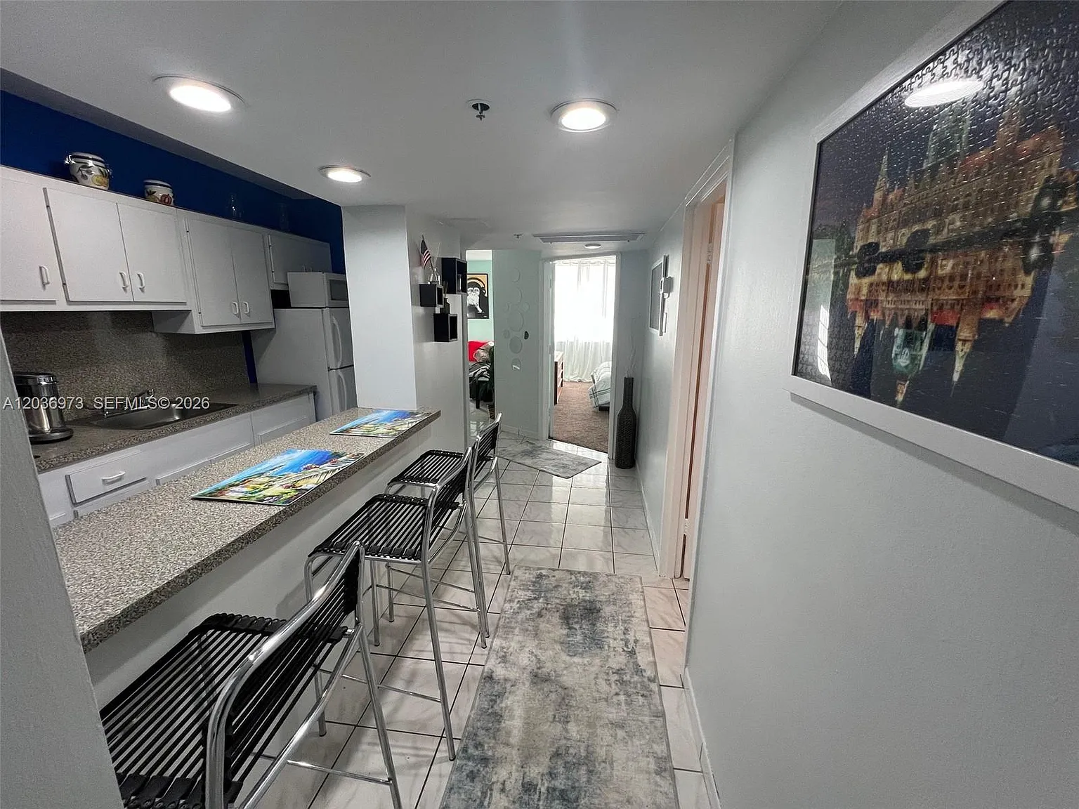 The Decoplage Condo — Photo 3