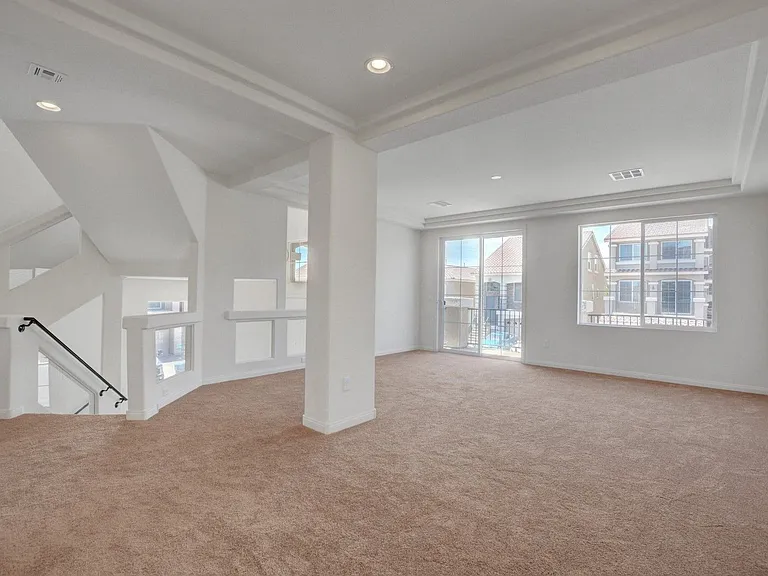 9824 Grey Sands St — Photo 4