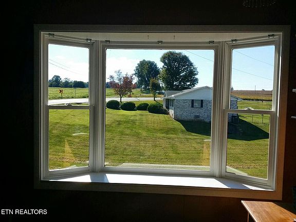 4th image of 1110 Hickory Flats Rd