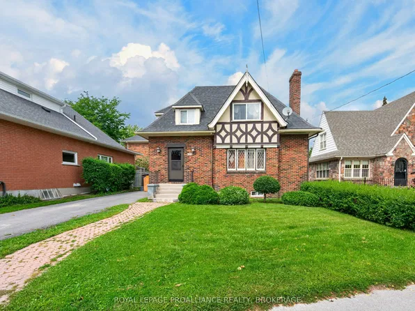 373 Union St, Kingston, ON K7L 2R4