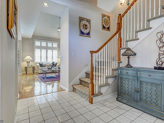 4th image of 6 Meeker Ct #C0035-35