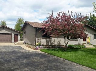 E2260 Dayton Rd, Waupaca, WI 54981