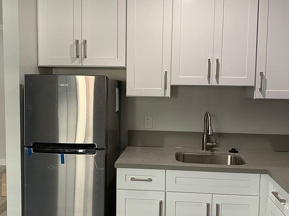 4th image of 6735 Whitsett Ave APT 4