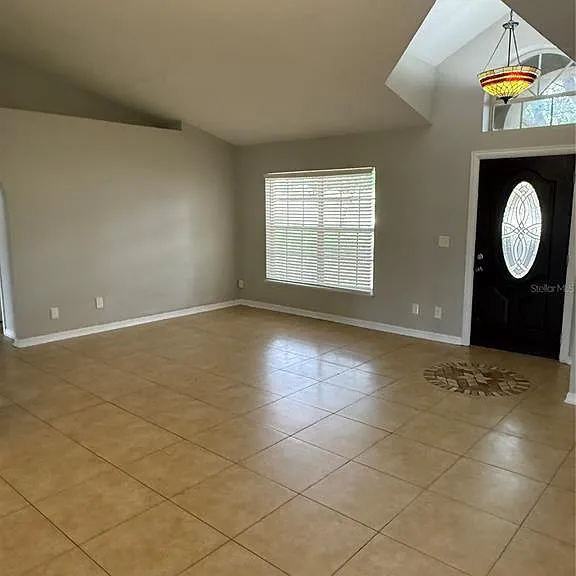 17802 Jefferson St — Photo 3