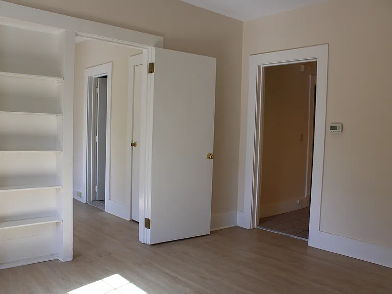 27 S Goodman St #8 — Photo 2