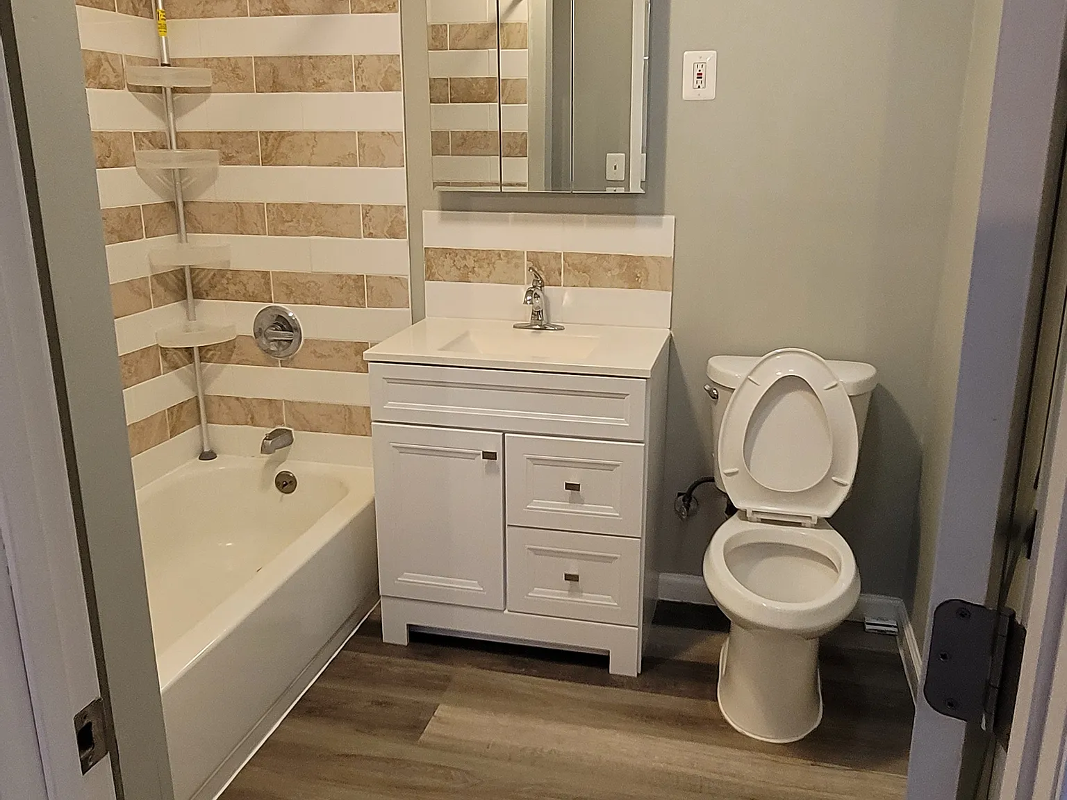 1 bed, $1,300 — Photo 4