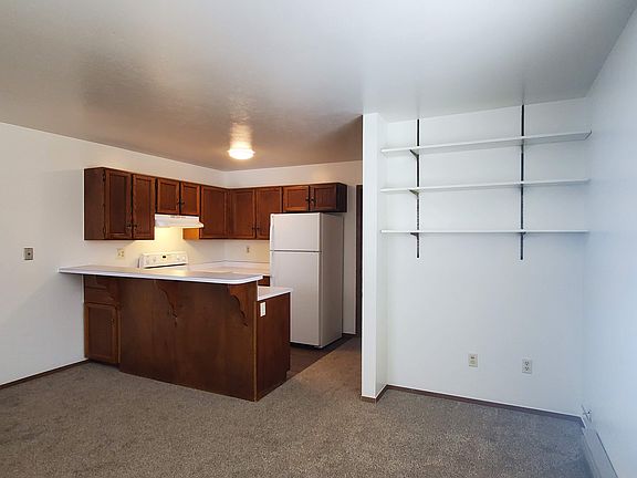 4th image of 511 W Geneseo St #4