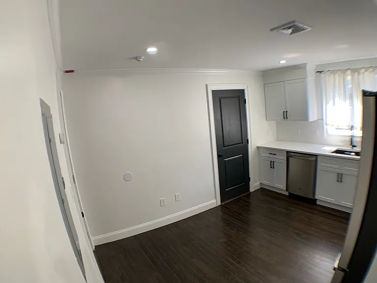 39 Endicott St — Photo 3