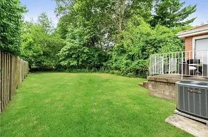 646 Morewood Ave #C — Photo 2