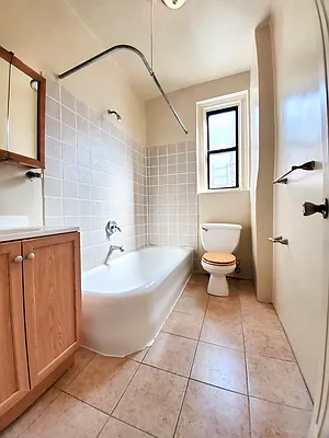 Rented by Bruma Realty LLC | media 6