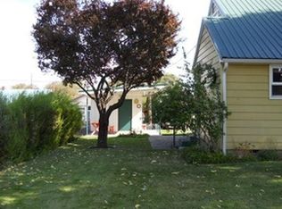 736 SW 9th St, Redmond, OR 97756