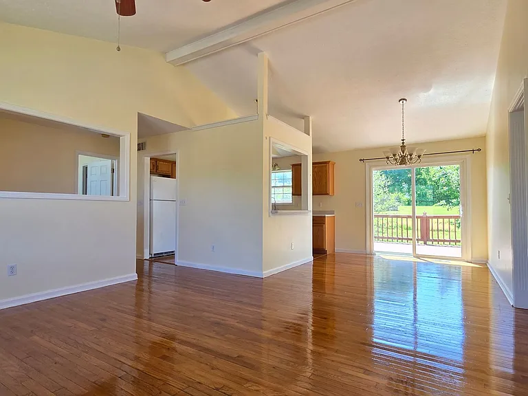 140 Byerly Blvd — Photo 4