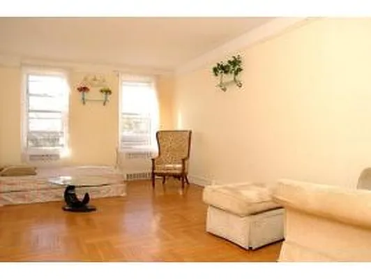 Sold by Maximillion Realty, Inc. | media 5