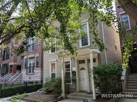 3642 N Damen Ave, Chicago, IL