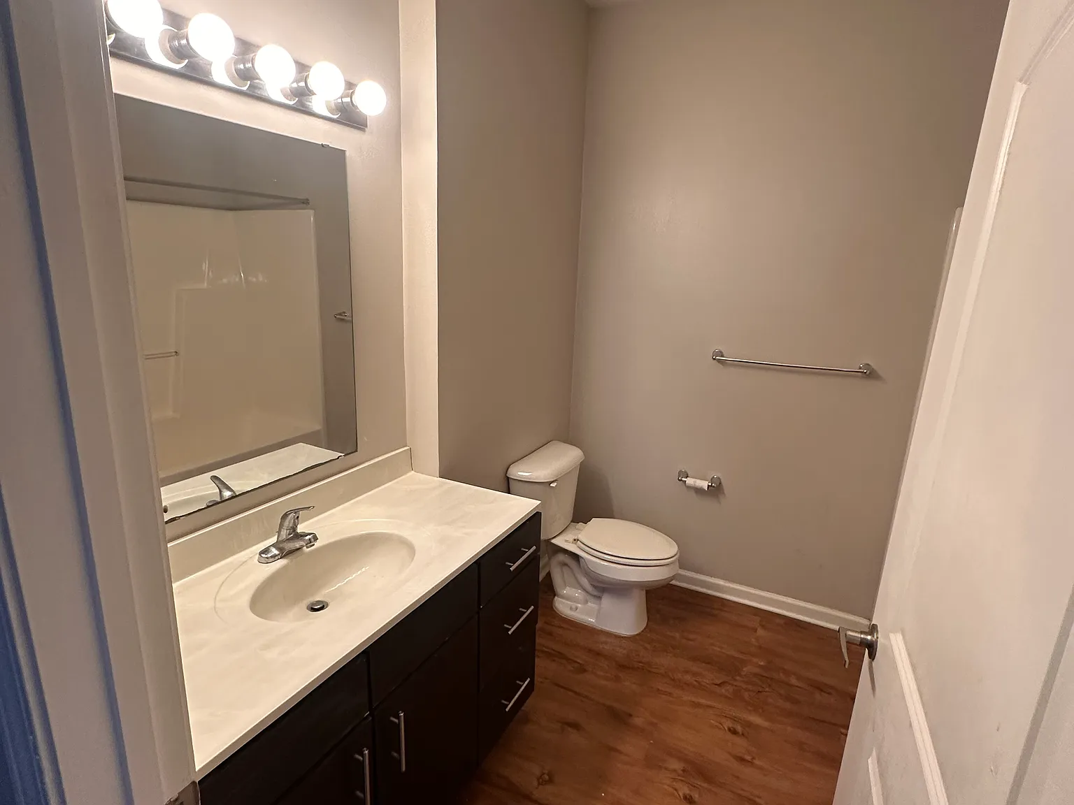1 bed, 900 sqft, $820 — Photo 2