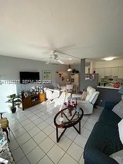 5th image of 925 SW 11th Ave APT 1J