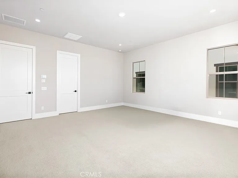 127 Oakstone — Photo 16