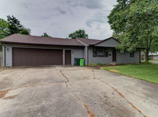 1201 Eastern Dr, Urbana, IL