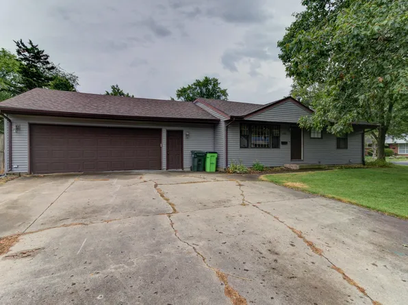1201 Eastern Dr, Urbana, IL 61801