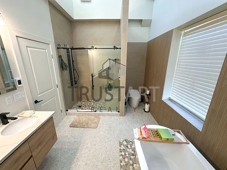 183 W Norris St — Photo 11