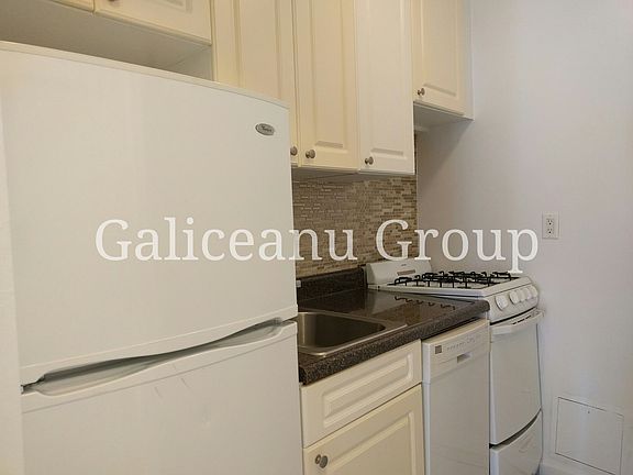 5th image of 38 W 75th St APT 2R
