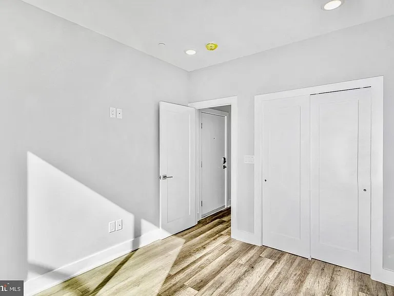 Brand New Luxury Apartments — Photo 9