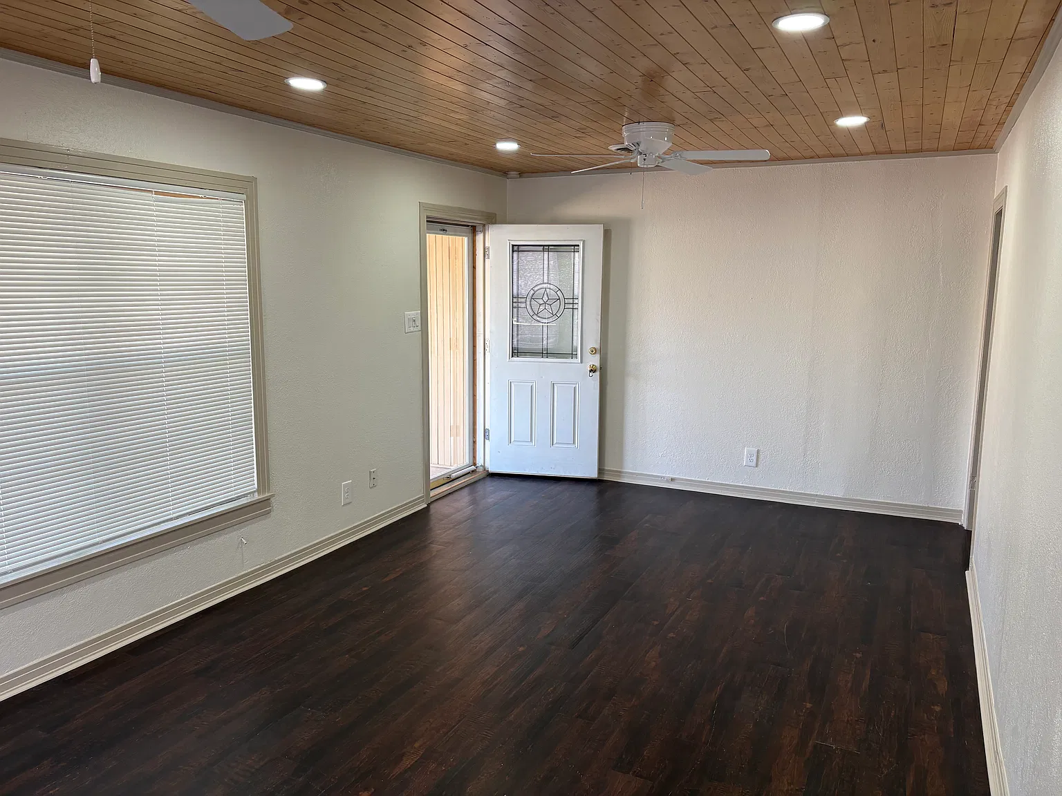 1809 Williston St — Photo 3