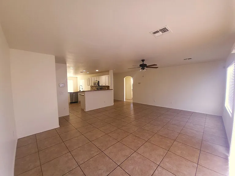 2634 E Paradise Ln — Photo 5