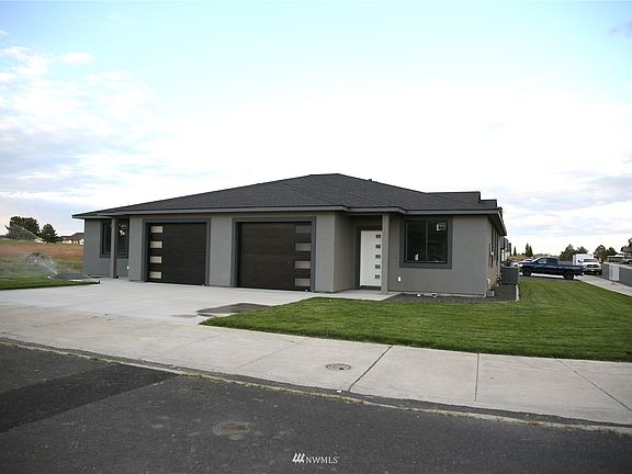 4th image of 4095 NE Quinn Drive