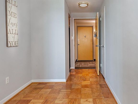 5th image of 4600 Duke St APT 1432