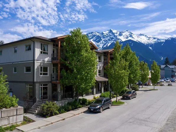 7450 Prospect St #6, Pemberton, BC V0N 2L1