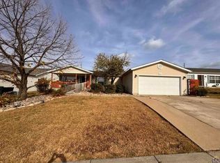 306 SE 44th Ter, Topeka, KS 66609