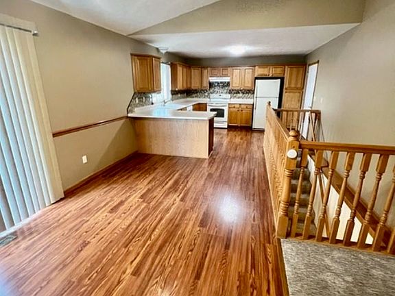 5th image of 5525 Parklane Dr