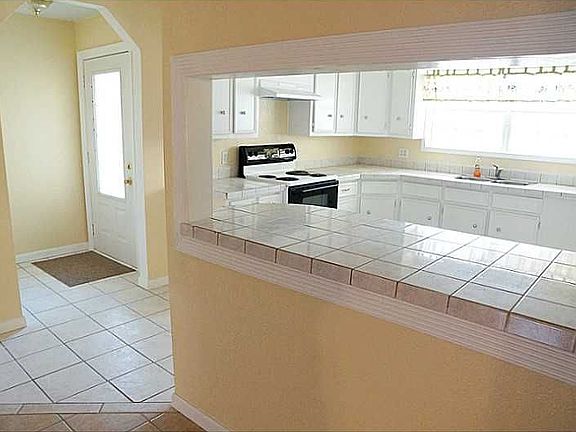 3rd image of 2824 General Middleton St