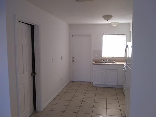 2nd image of 122 Gordon Ave S