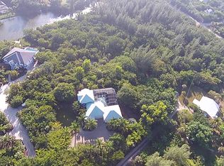 395 Old Trail Rd, Sanibel, FL 33957