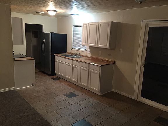 2nd image of 1123 N Cecil St