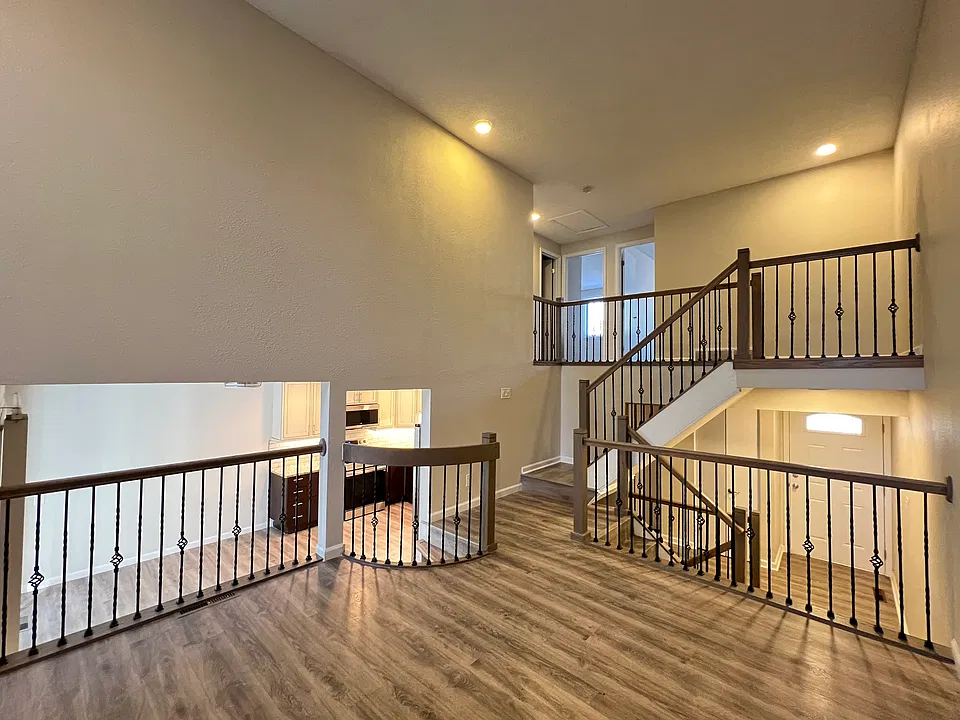 2844 S Lansing Way