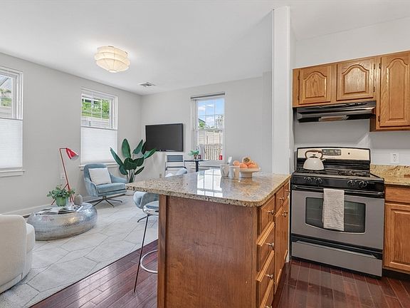 2nd image of 74 Gilman St APT 4