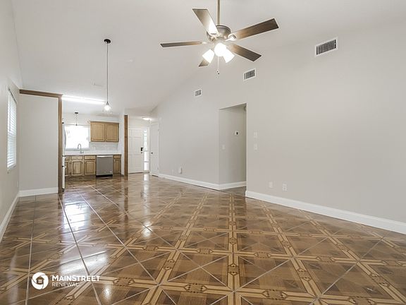 3rd image of 117 Lake Dr
