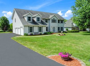 475 Grand Meadow Ln, McHenry, IL
