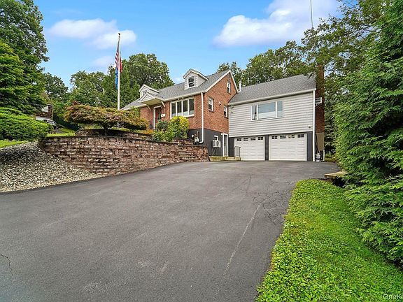 3rd image of 11 Fairview Place